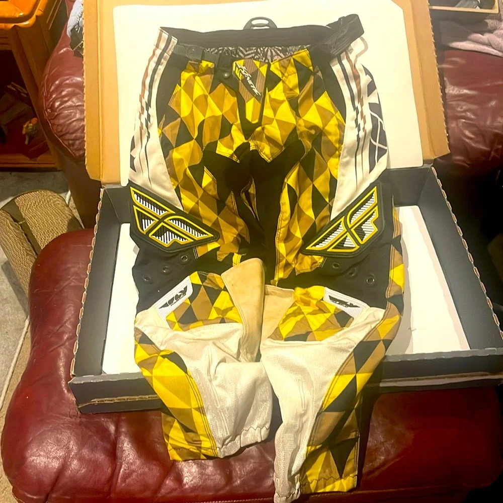 FLY RACING KINETIC MENS PANTS 34
Made in 2012 -*rare find* - Picture 2 of 5